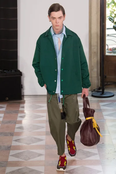 Look 35